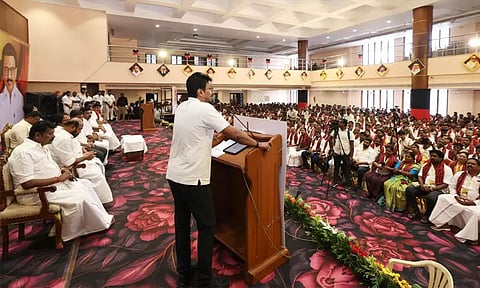 அதிமுகவில் இன்று 25க்கும் மேற்பட்ட அணிகள் இருக்கின்றன - உதயநிதி ஸ்டாலின் விமர்சனம்