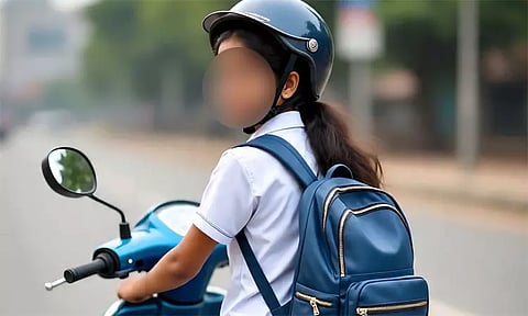 10-ம் வகுப்பு மாணவி ஓட்டிச்சென்ற ஸ்கூட்டர் மோதி தூக்கி வீசப்பட்ட தொழிலாளி.. அடுத்து நடந்த அதிர்ச்சி