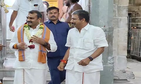 பழனி முருகன் கோவிலில் மத்திய இணை மந்திரி எல்.முருகன் சாமி தரிசனம்