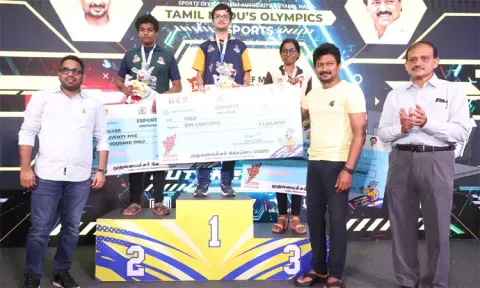 முதல்-அமைச்சர் கோப்பை: இ-ஸ்போர்ட்ஸ் விளையாட்டில் வெற்றி பெற்றவர்களுக்கு பரிசு வழங்கினார் உதயநிதி ஸ்டாலின்
