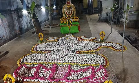 கன்னியாகுமரி குகநாதீஸ்வரர் கோவிலில் 1008 சங்காபிஷேகம்