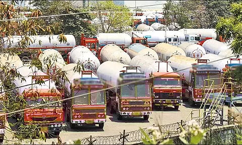 6வது நாளாக தொடரும் கியாஸ் டேங்கர் லாரிகள் வேலை நிறுத்த போராட்டம்