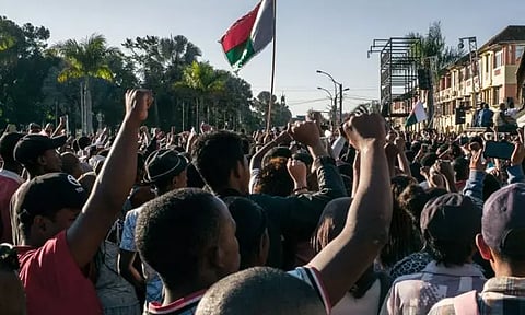 அதிபர் நாட்டை விட்டு ஓட்டம்; மடகாஸ்கரில் ஆட்சியை கைப்பற்றியது ராணுவம்