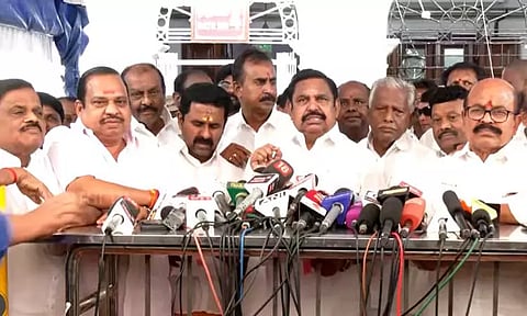 கரூர் துயரம்; பிரேத பரிசோதனையில் ஏன் இவ்வளவு அவசரம்? எடப்பாடி பழனிசாமி கேள்வி