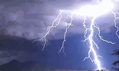 மின்னல் தாக்கி 4 பெண்கள் உயிரிழப்பு: கடலூர் அருகே சோகம்