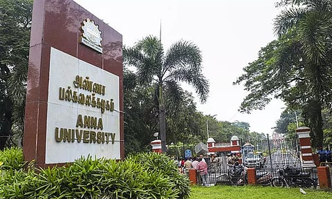 போலி பேராசிரியர்கள் விவகாரம்: அண்ணா பல்கலைக்கழக பதிவாளர் மாற்றம்?