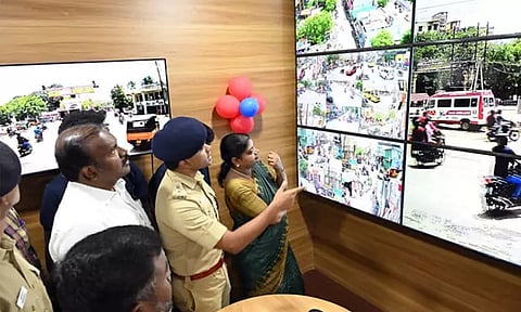 தூத்துக்குடியில் நவீன காவல் கட்டுப்பாட்டு, கண்காணிப்பு மையம்: அமைச்சர் கீதா ஜீவன் திறந்து வைத்தார்