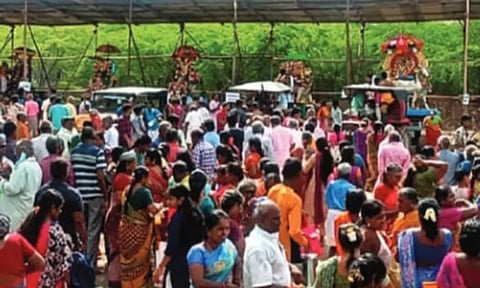 தேவகோட்டை விருசுழியாற்றில் 7 சுவாமிகள் எழுந்தருளிய தீர்த்தவாரி