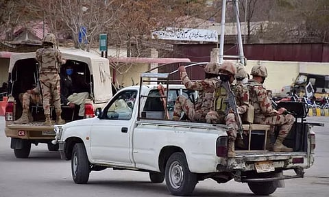 பாகிஸ்தானில் பயங்கரவாத தாக்குதல்; பாதுகாப்புப்படை வீரர்கள் 5 பேர் பலி