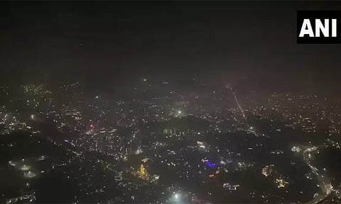 தலைநகர் டெல்லியில் ஏற்பட்ட தீ விபத்துகள்; உதவி மையத்திற்கு 170-க்கும் மேற்பட்ட அழைப்புகள் வந்ததாக தகவல்