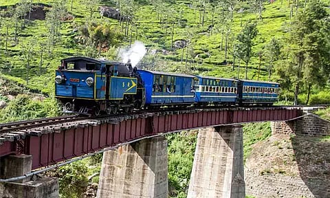 கனமழையால் மண்சரிவு; நீலகிரி மலை ரெயில் சேவை இன்றும் ரத்து