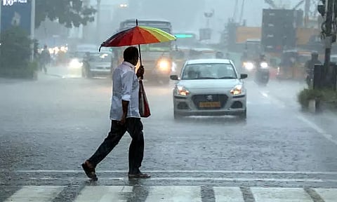 தமிழகத்தின் 33 மாவட்டங்களில் மதியம் 1 மணி வரை மழைக்கு வாய்ப்பு