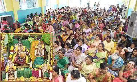 கிருஷ்ணகிரி பழையபேட்டை அங்காள பரமேஸ்வரி அம்மன் கோவிலில் சிறப்பு வழிபாடு