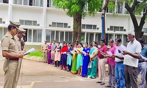 தூத்துக்குடியில் ஊழல் தடுப்பு விழிப்புணர்வு வார உறுதிமொழி ஏற்பு