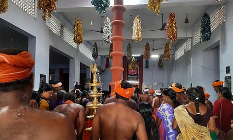 ஐப்பசி ஞாயிறு சிறப்பு வழிபாடு... முட்டப்பதி வைகுண்டசாமி கோவிலில் திரண்ட அய்யாவழி பக்தர்கள்