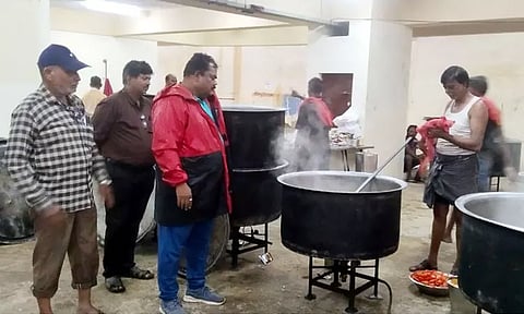 வடகிழக்கு பருவமழை எதிரொலி; 6 நாட்களில் 4.12 லட்சம் பேருக்கு உணவு: தமிழக அரசு தகவல்