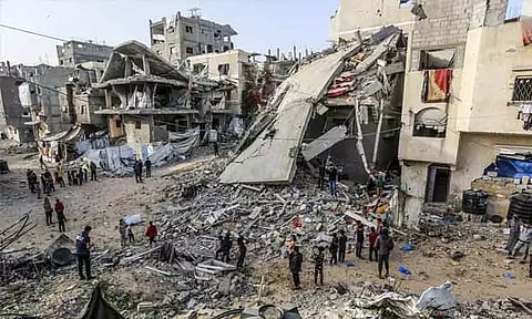 காசாவில் இஸ்ரேல் கடுமையாக தாக்குதல்; 46 குழந்தைகள் உள்பட 104 பாலஸ்தீனியர்கள் பலி