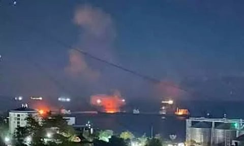 ரஷிய எண்ணை கப்பல்-துறைமுகம் மீது உக்ரைன் டிரோன் தாக்குதல்