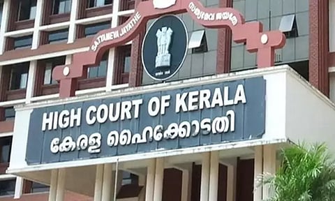 இஸ்லாமிய ஆண்கள் முதல் மனைவியின் சம்மதம் இல்லாமல் 2-வது திருமணத்தை பதிவு செய்ய முடியாது - கேரள ஐகோர்ட்டு