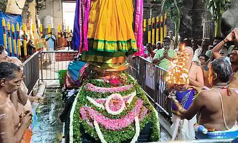 சங்கரன்கோவிலில் ஐப்பசி திருக்கல்யாண திருவிழா கொடியேற்றம்