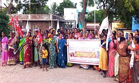 தூத்துக்குடியில் பெண் பாலியல் பலாத்காரம்: மாதர் சங்கம் ஆர்ப்பாட்டம்