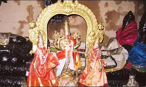 வேதங்களை தலையணையாக கொண்ட வேதநாராயணர்