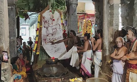 மாயூரநாதர் கோவிலில் திருக்கொடியேற்றம்