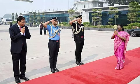 6 நாட்கள் அரசு முறை பயணமாக ஆப்பிரிக்கா புறப்பட்டார் ஜனாதிபதி திரவுபதி முர்மு