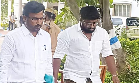 தவெக தலைமை அலுவலக ஊழியர் குரு சரணிடம் சிபிஐ அதிகாரிகள் விசாரணை