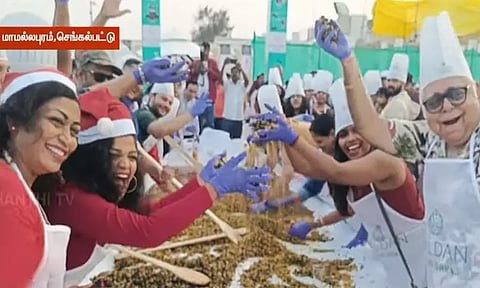 மாமல்லபுரம் கடற்கரையில் 200 கிலோ பிரம்மாண்ட கிறிஸ்துமஸ் கேக் தயாரிப்பு