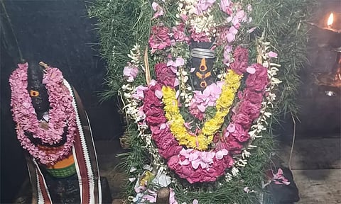 சிறப்பு அலங்காரத்தில் காட்சியளித்த செக்கடி விநாயகர்