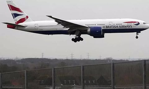 ஐதராபாத் வந்த விமானத்திற்கு வெடிகுண்டு மிரட்டல்