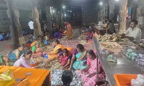 உண்டியல் காணிக்கை எண்ணும் பணி