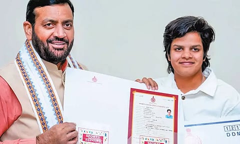 ஷபாலி வர்மாவுக்கு ஊக்கத்தொகை: அரியானா முதல்-மந்திரி வழங்கினார்