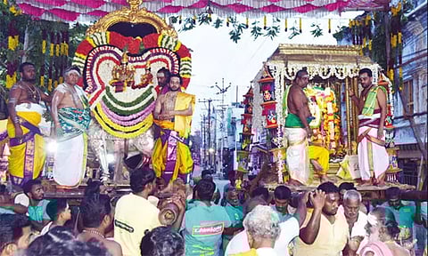 தூத்துக்குடி சிவன் கோவிலில் சுவாமி-அம்பாள் திருக்கல்யாண விழா: திரளான பக்தர்கள் தரிசனம்