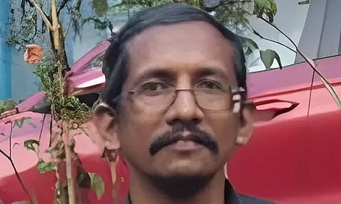 வாக்குச்சாவடி அலுவலர் தற்கொலை; வாக்காளர் பட்டியல் திருத்தப்பணி காரணம் என குடும்பத்தினர் குற்றச்சாட்டு