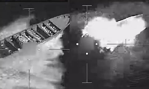 போதைப்பொருள் கடத்தி வந்த படகு மீது அமெரிக்கா தாக்குதல் - 3 பேர் பலி