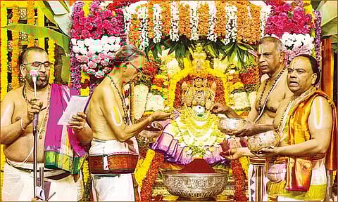 திருச்சானூர் பத்மாவதி தாயார் கோவிலில் லட்ச குங்குமார்ச்சனை