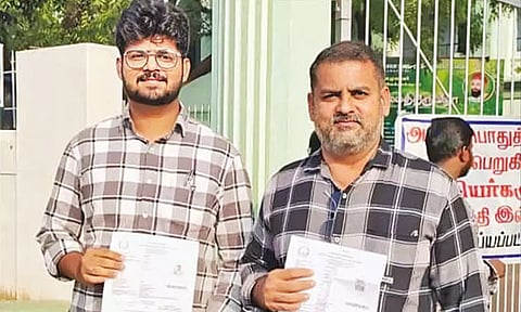 நெல்லையில் ஆச்சரியம்; ஒரே மையத்தில் ஆசிரியர் தகுதி தேர்வு எழுதிய தந்தை-மகன்