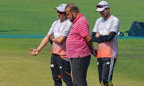 கொல்கத்தா டெஸ்டில் படுதோல்வி: பயிற்சியாளர் கம்பீருக்கு கங்குலி அறிவுரை