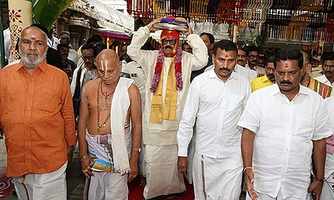 திருச்சானூர் பத்மாவதி தாயாருக்கு ஆந்திர அரசு சார்பில் பட்டு வஸ்திரங்கள் சமர்ப்பணம்