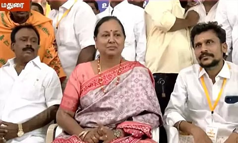 அ.தி.மு.க. முன்னாள் அமைச்சருடன் கூட்டணி பற்றி பேசவில்லை - பிரேமலதா விஜயகாந்த் பேட்டி