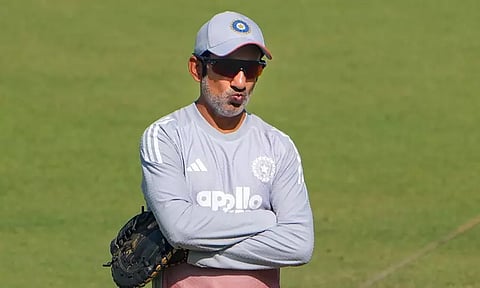 இந்திய அணி தோல்வி அடைந்தால் கம்பீரை மட்டும் குறை சொல்வதா? பேட்டிங் பயிற்சியாளர் ஆதங்கம்