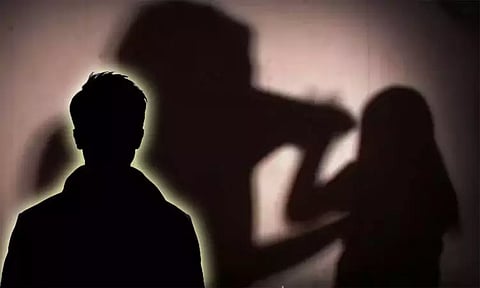 அக்காளுக்கு உதவியாக வந்த கொழுந்தியாளை கர்ப்பமாக்கிய வாலிபர்; ‘போக்சோ’ சட்டத்தில் கைது