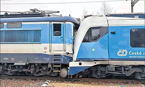 செக் குடியரசு நாட்டில் ரெயில்கள் நேருக்குநேர் மோதி விபத்து - 57 பேர் படுகாயம்