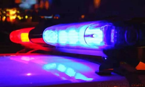 பைக்கை பறிமுதல் செய்ததால் போலீஸ் வாகனத்தை வீட்டிற்கு எடுத்துச் சென்ற போதை ஆசாமி