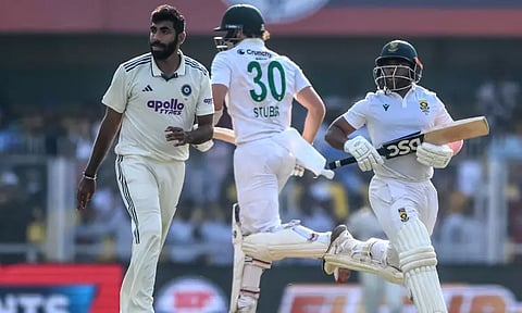 2-வது டெஸ்ட்: சிறப்பான பேட்டிங்.. முதல் நாளில் தென் ஆப்பிரிக்கா 247 ரன்கள் சேர்ப்பு