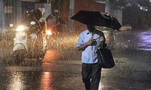 நெல்லை, தூத்துக்குடியில் வெளுத்து வாங்கும் கனமழை