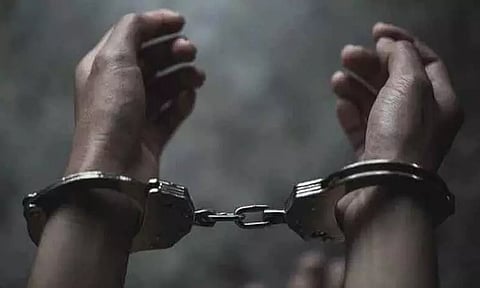 சென்னைக்கு ரெயிலில் கஞ்சா கடத்தி வந்த வாலிபர் கைது