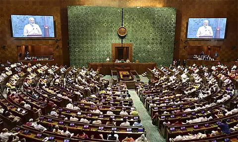 நாடாளுமன்ற குளிர்கால கூட்டத்தொடரில் 10 மசோதாக்கள் நிறைவேற்ற மத்திய அரசு திட்டம்